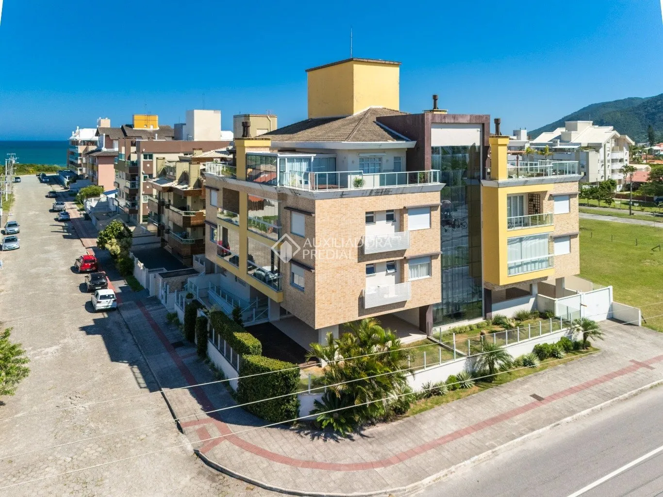 Apartamento à venda com 3 quartos e 1 suíte, 2 vagas, 168m² no Açores, Florianópolis - foto 1