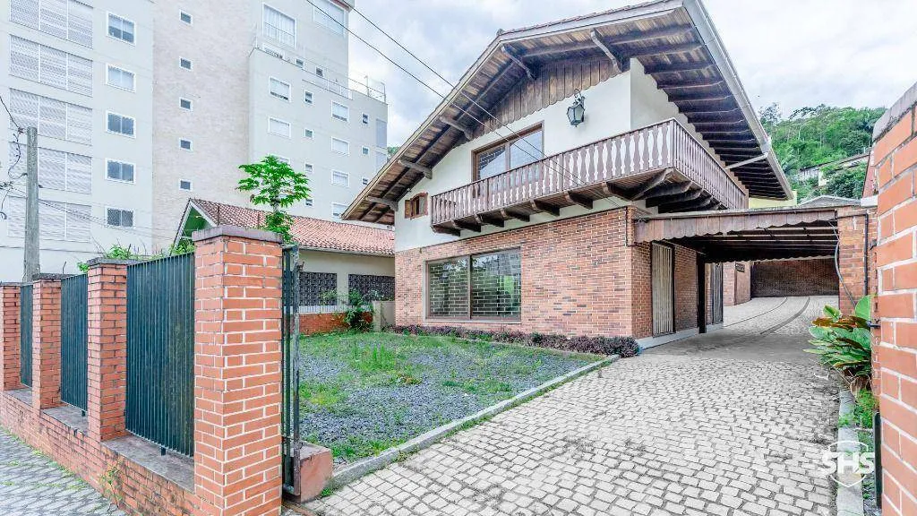 Outros Imóveis para alugar com 5 quartos, 8 vagas, 400m² no Ponta Aguda, Blumenau - foto 1