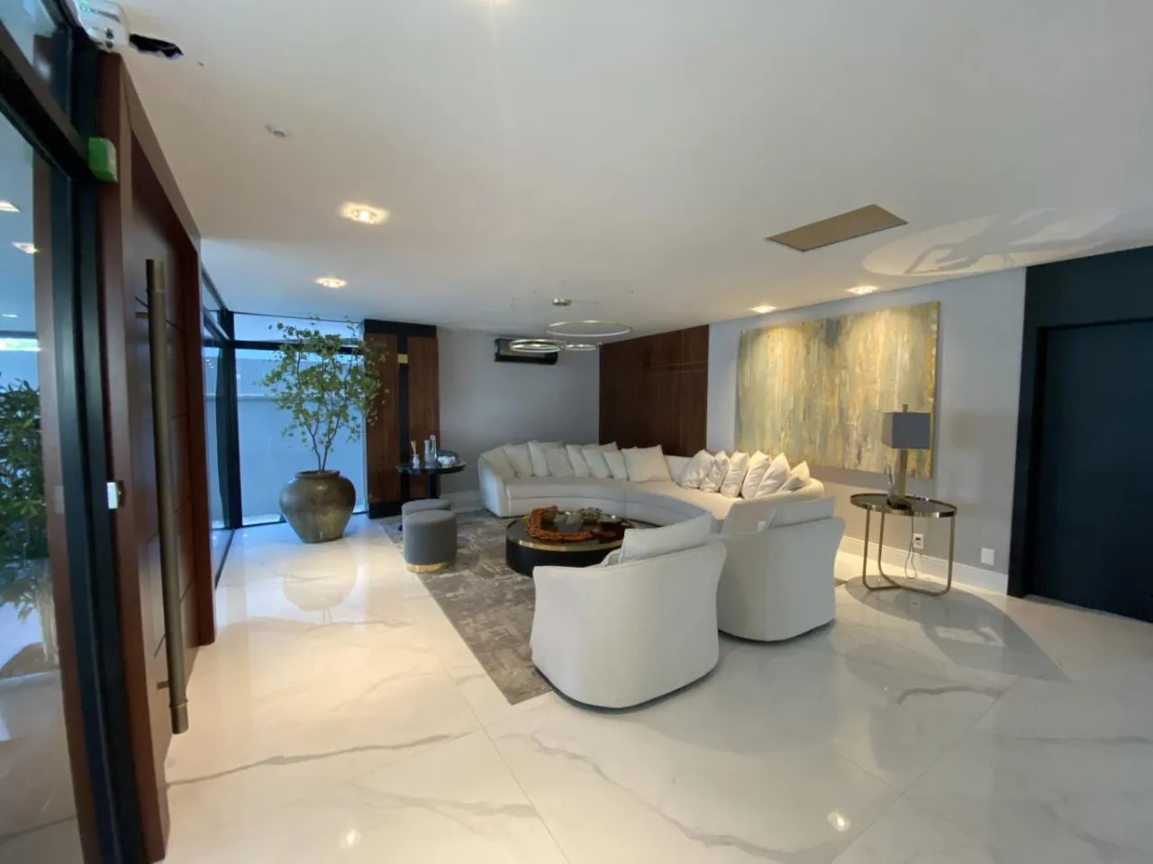 Amplo apartamento a venda na Ponta Aguda — foto 4