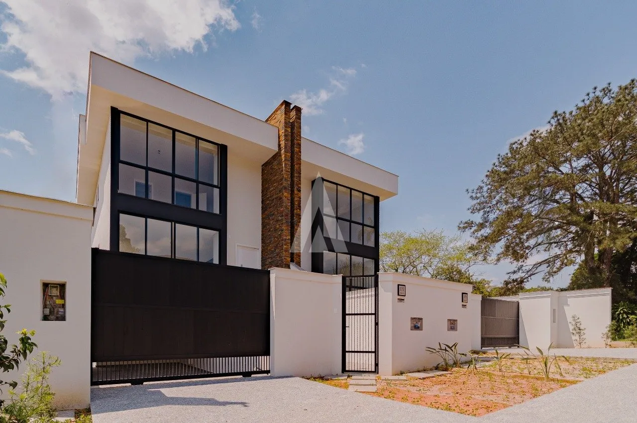 Casa à venda com 3 quartos, 2 vagas, 240m² no América, Joinville - foto 1