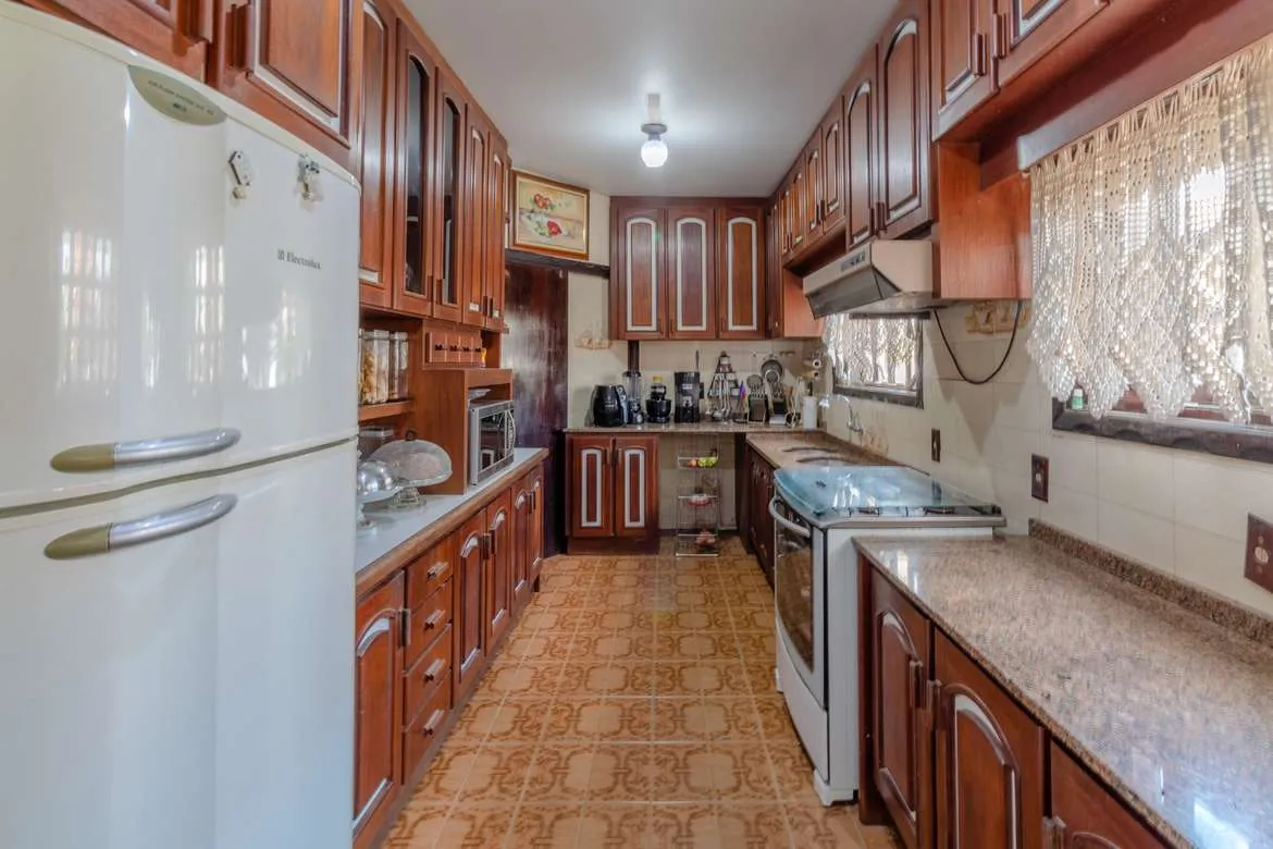 Sobrado com 4 suíte(s) mais 1 quarto(s) à venda no bairro Glória em Joinville, por R$ 3.150.000.00. - foto 1