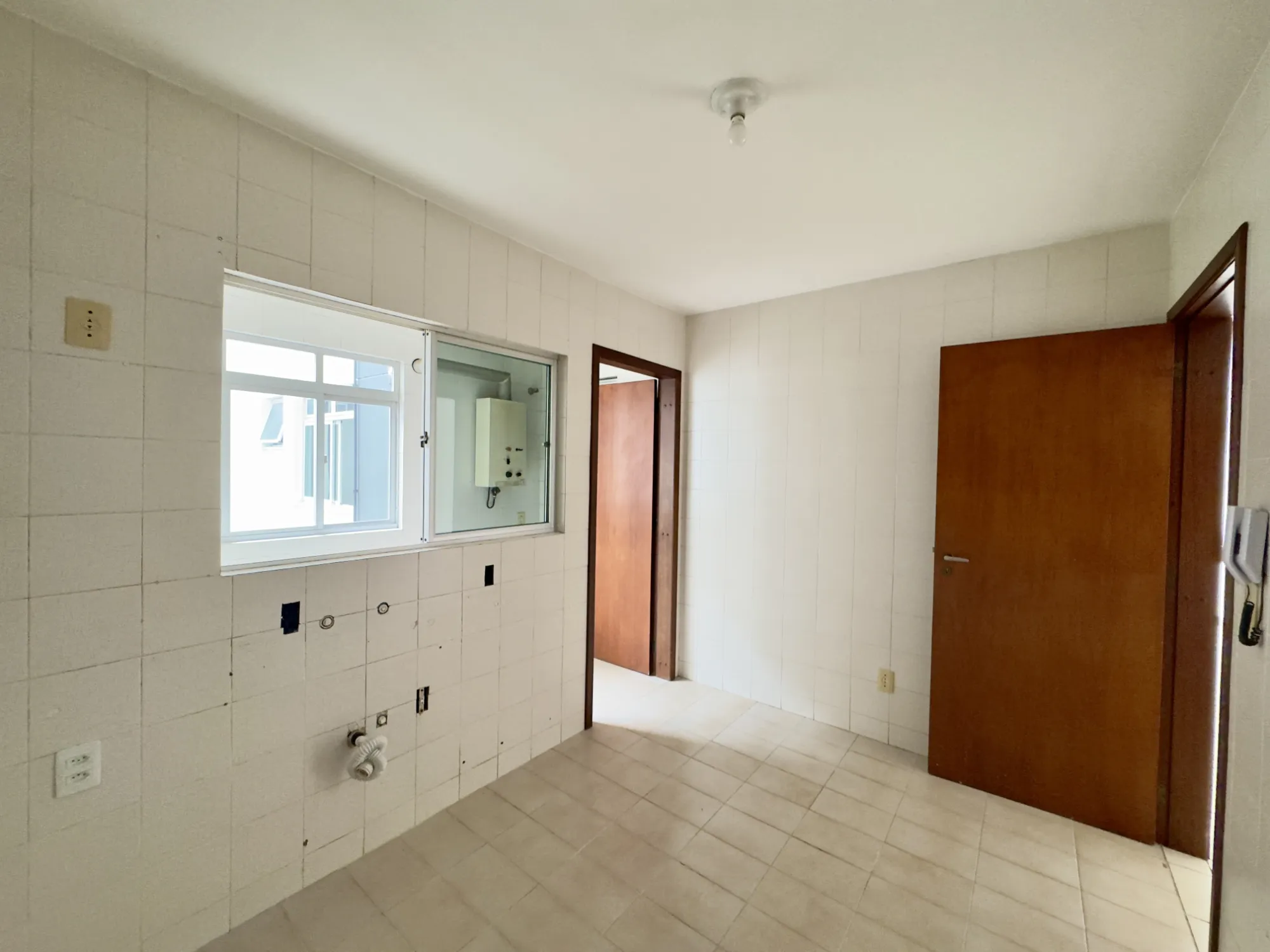 APARTAMENTO À VENDA COM 3 QUARTOS E 1 SUÍTE, 92m² BAIRRO PONTA AGUDA, BLUMENAU