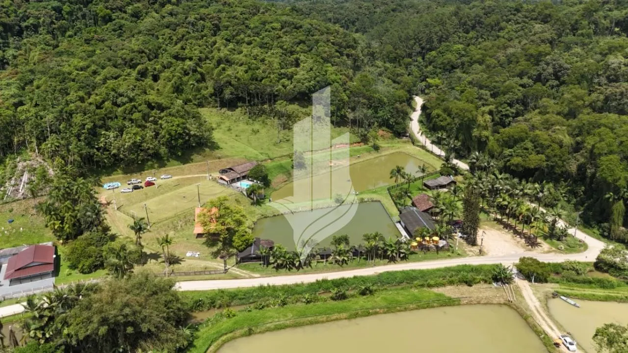 Lindo sítio na Vila Itoupava, com 50.366,24 m, 2 residências, 1 restaurante com bar completamente equipados e infra-estrutura para pesque-pague. - foto 1