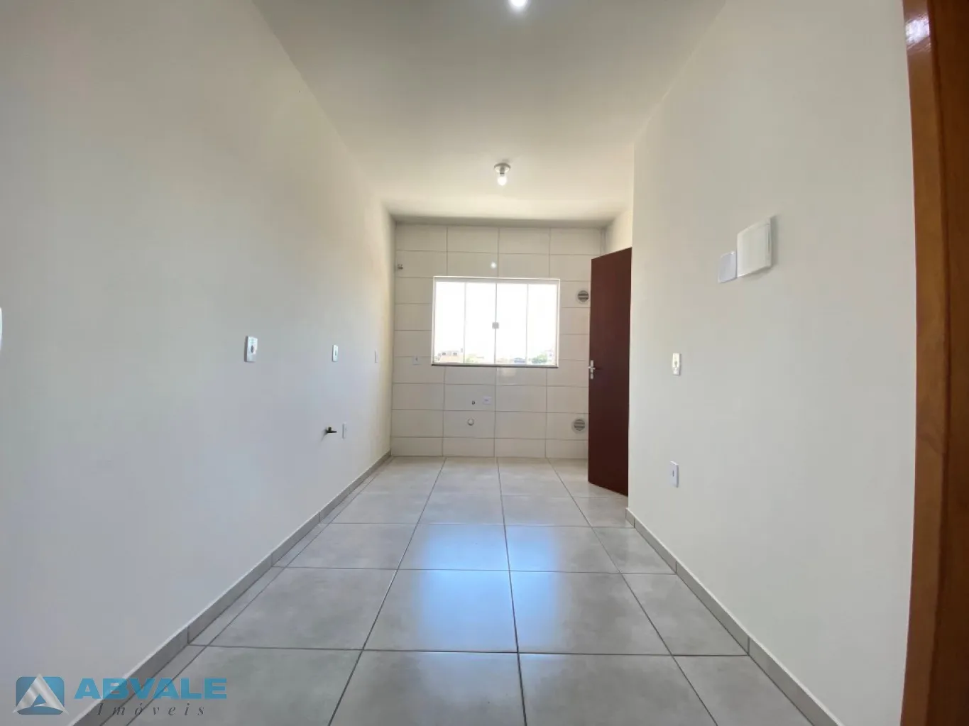 Sobrado Triplex com quintal, localizado em loteamento residencial — foto 6