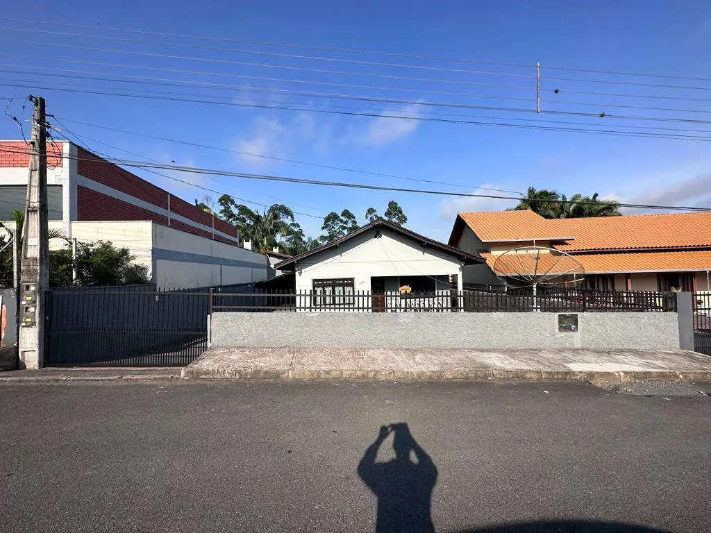 Casa à venda com 4 quartos, 2 vagas, 200m² no Encano do Norte, Indaial - foto 1