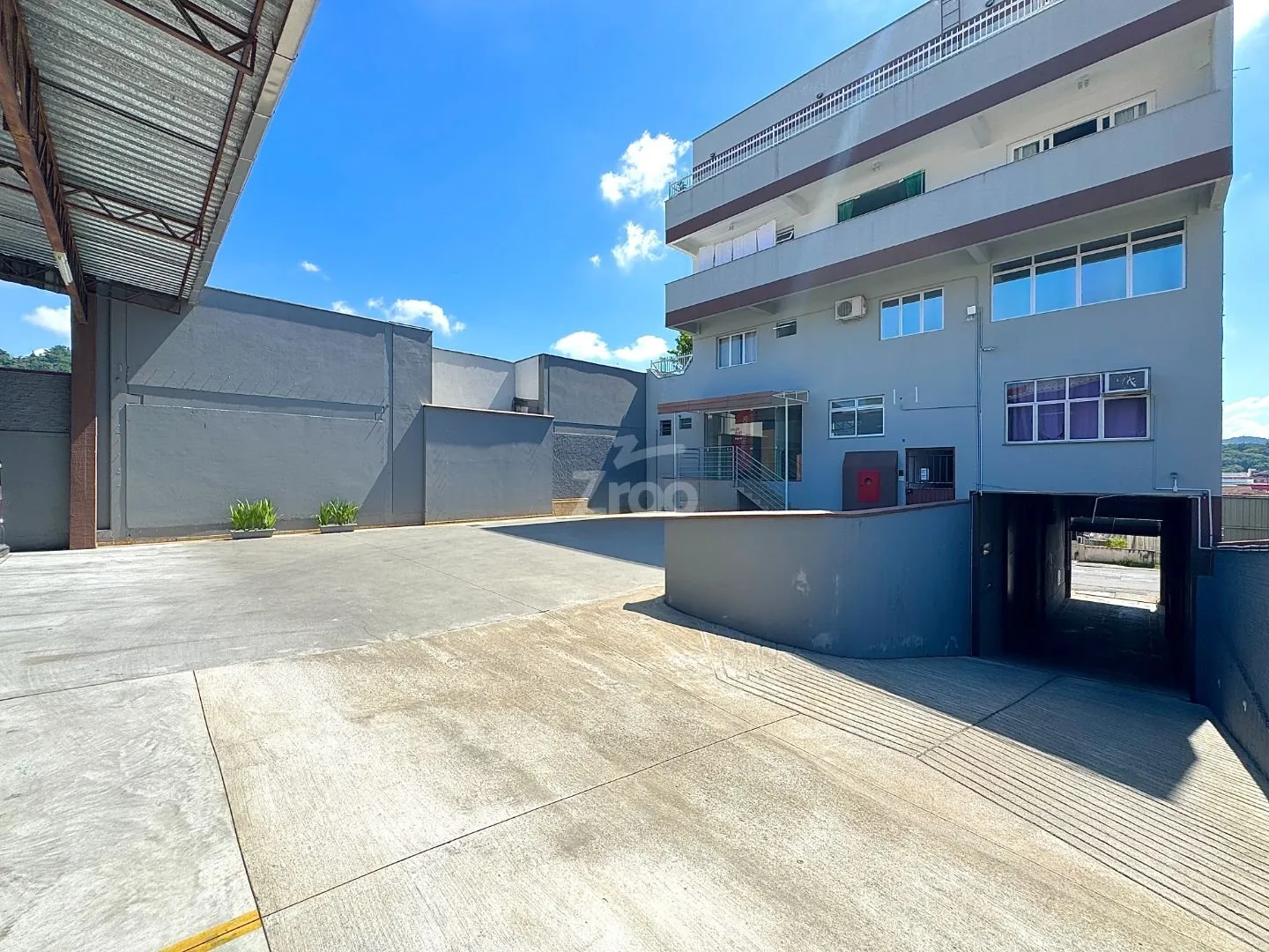 Sala/Escritório para alugar, 1 vaga, 100m² no Água Verde, Blumenau - foto 1
