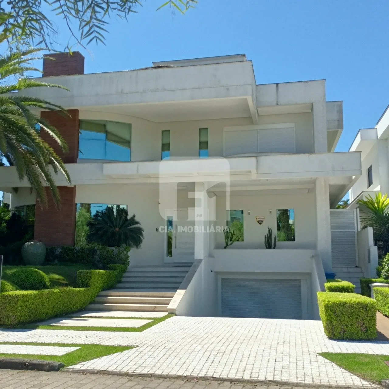 Casa à venda com 6 quartos e 5 suítes, 7 vagas, 816m² na Rua dos Uararás no Jurerê Internacional, Florianópolis — foto 2