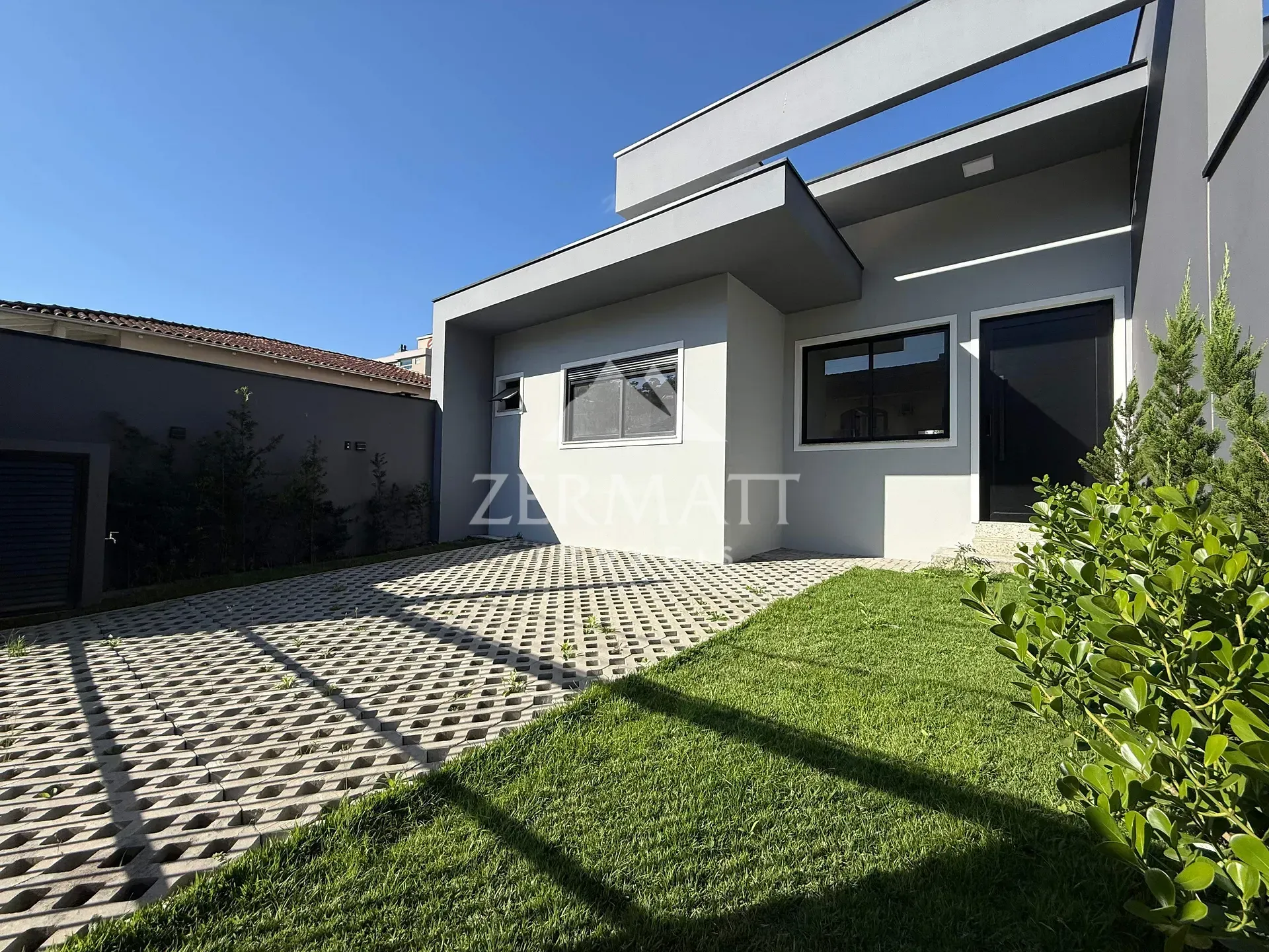 Casa à venda com 3 quartos e 3 suítes, 2 vagas, 247m² no Escola Agrícola, Blumenau - foto 1