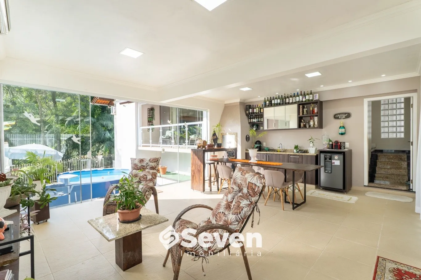 Casa à venda com 3 quartos e 1 suíte, 2 vagas, 240m² no Garcia, Blumenau - foto 1