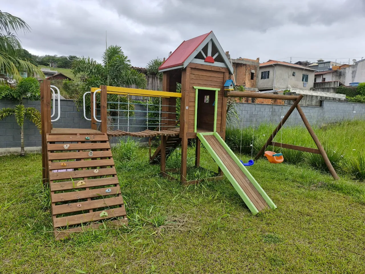 Terreno à venda, 150m² na Rua Homero de Miranda Gomes no Fundos, Biguaçu