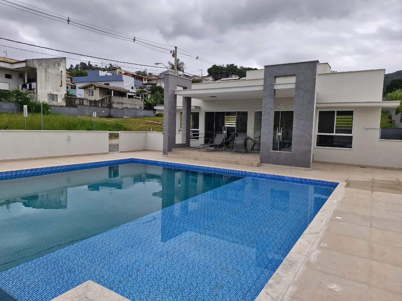 Terreno à venda, 150m² na Rua Homero de Miranda Gomes no Fundos, Biguaçu