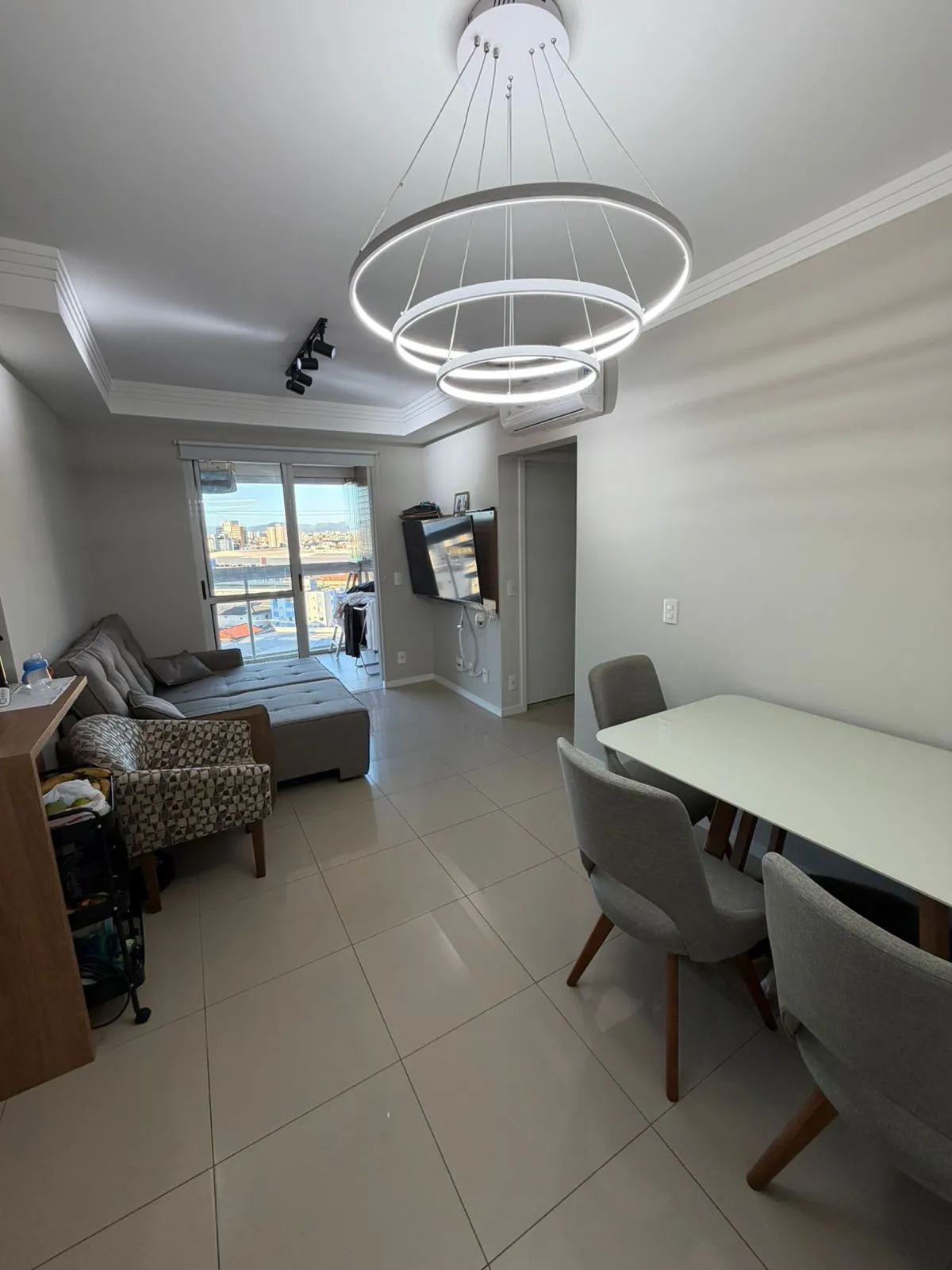Apartamento à venda com 2 quartos, sendo 1 suíte, 1 vaga, 66m² na Rua João Grumiche no Roçado, São José