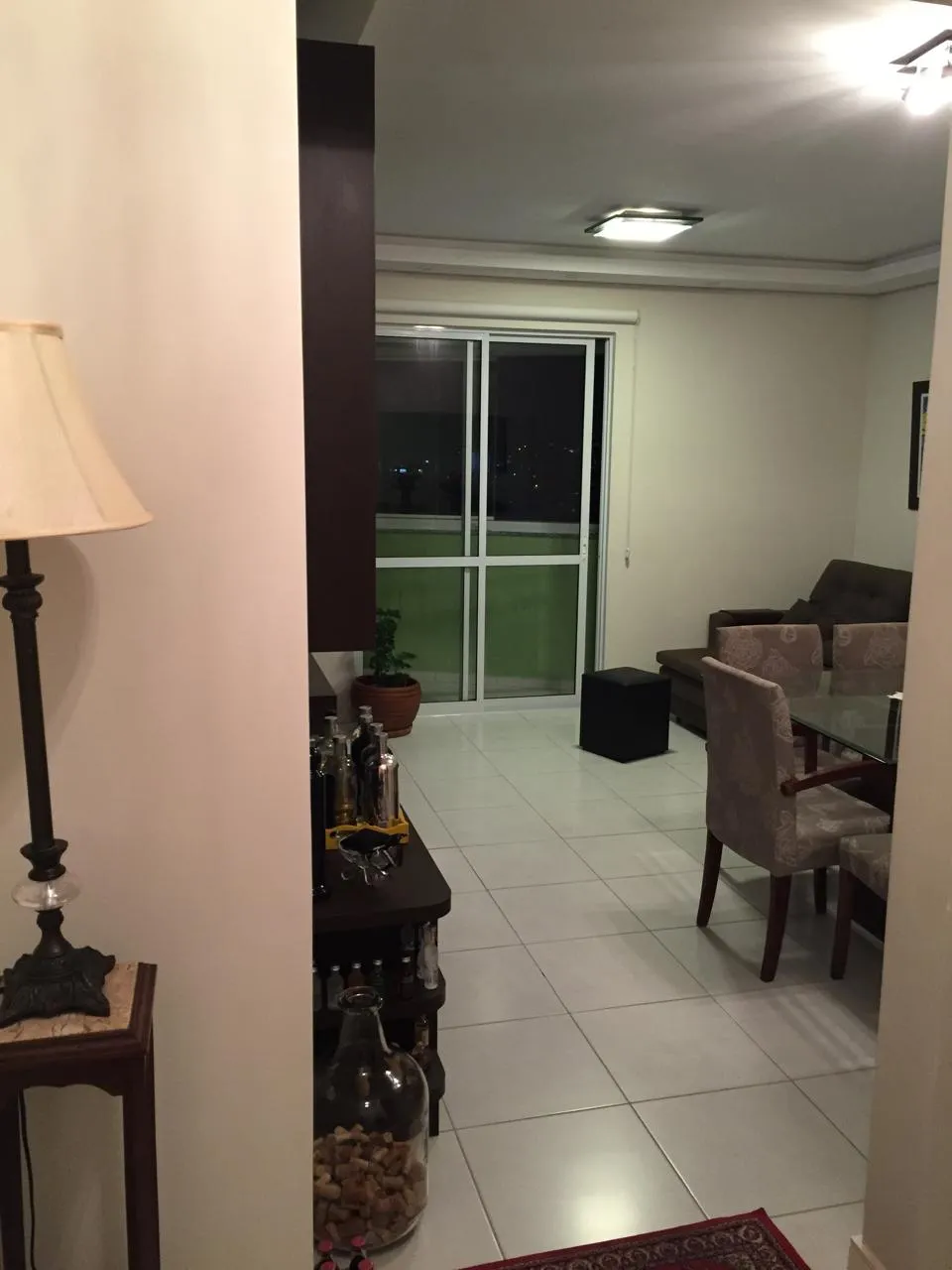 Apartamento à venda com 2 quartos, sendo 1 suíte, 1 vaga, 72m² na Rua Valcionei Valdir da Silva no Jardim Cidade de Florianópolis, São José