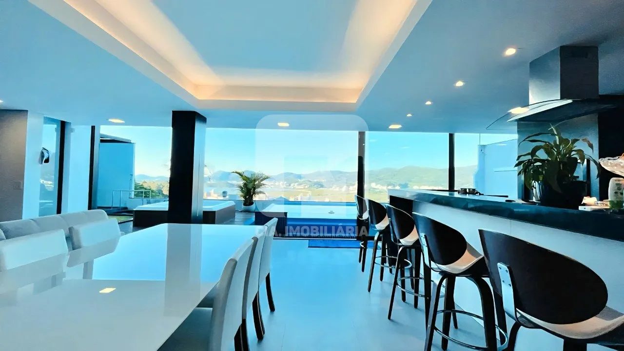 Casa à venda com 4 quartos e 2 suítes, 3 vagas, 305m² na Rua José Francisco Dias Areias no Trindade, Florianópolis — foto 5