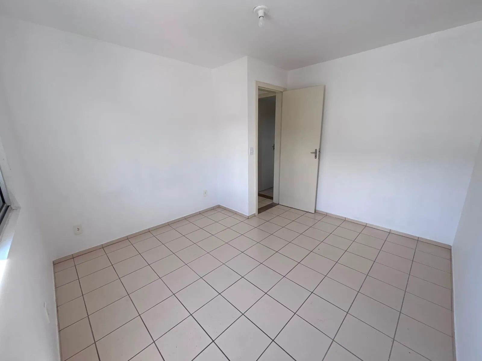 Apartamento à venda com 3 quartos, 1 vaga, 58m² na Rua Mathias Schell no Sertão do Maruim, São José
