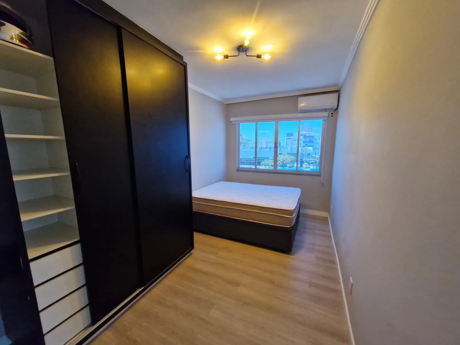 Apartamento à venda com 2 quartos, 1 vaga, 58m² na Avenida Governador Ivo Silveira no Estreito, Florianópolis
