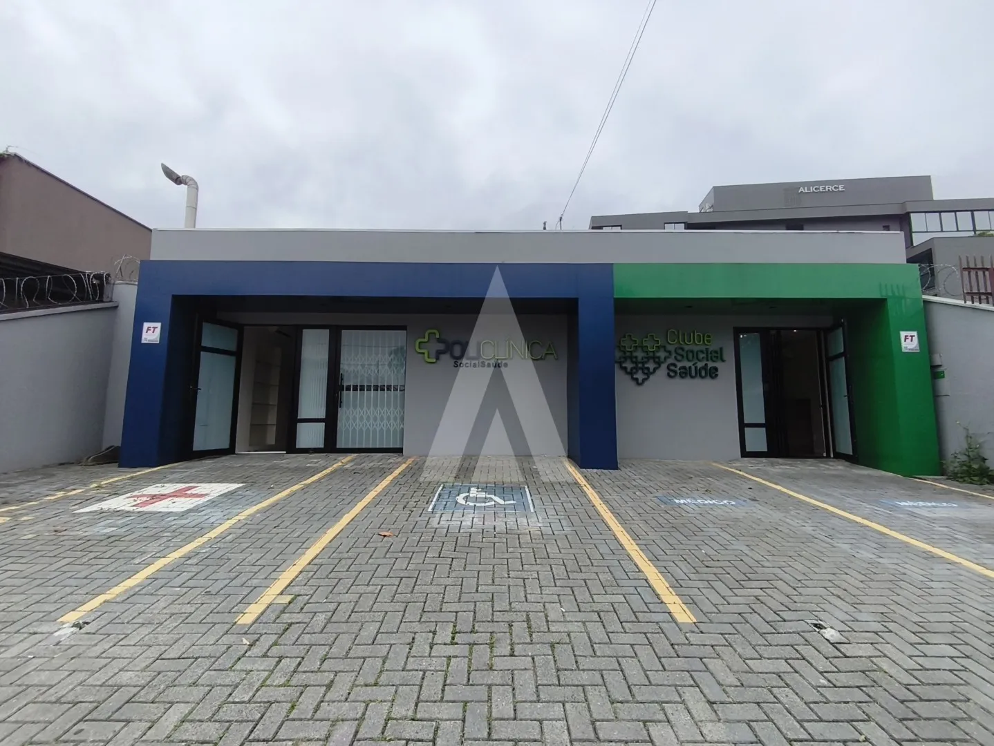Outros Imóveis para alugar, 1 vaga, 240m² no América, Joinville - foto 1