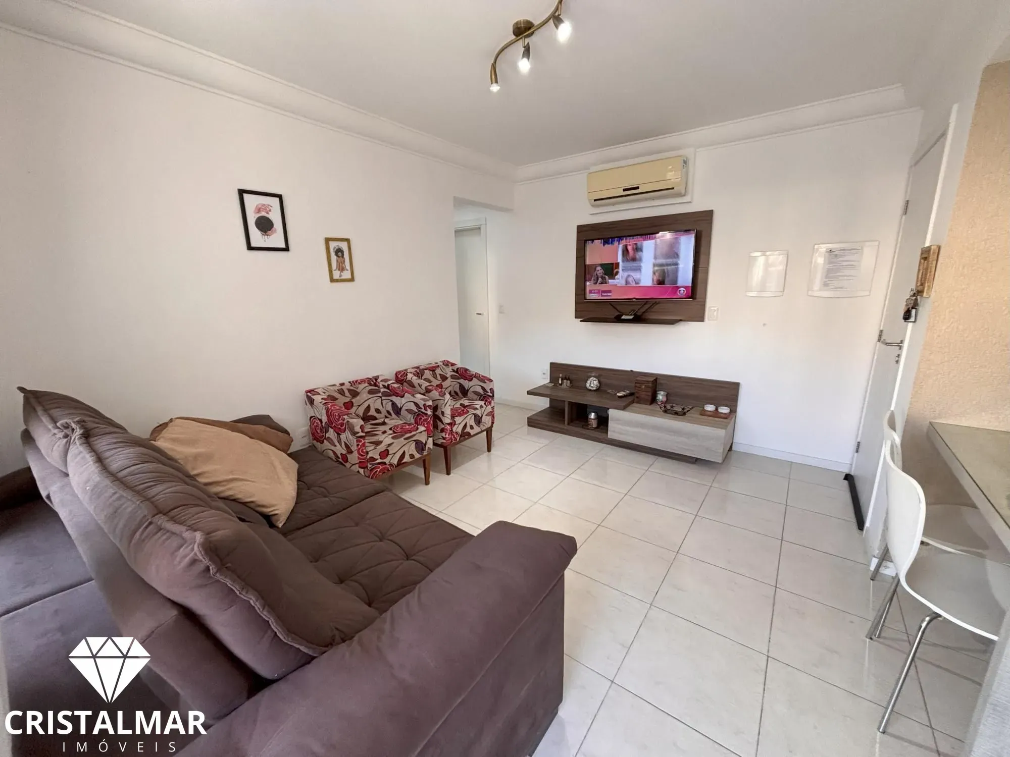 Apartamento à Venda em Bombas - 2 Quartos e Localização Privilegiada - foto 1