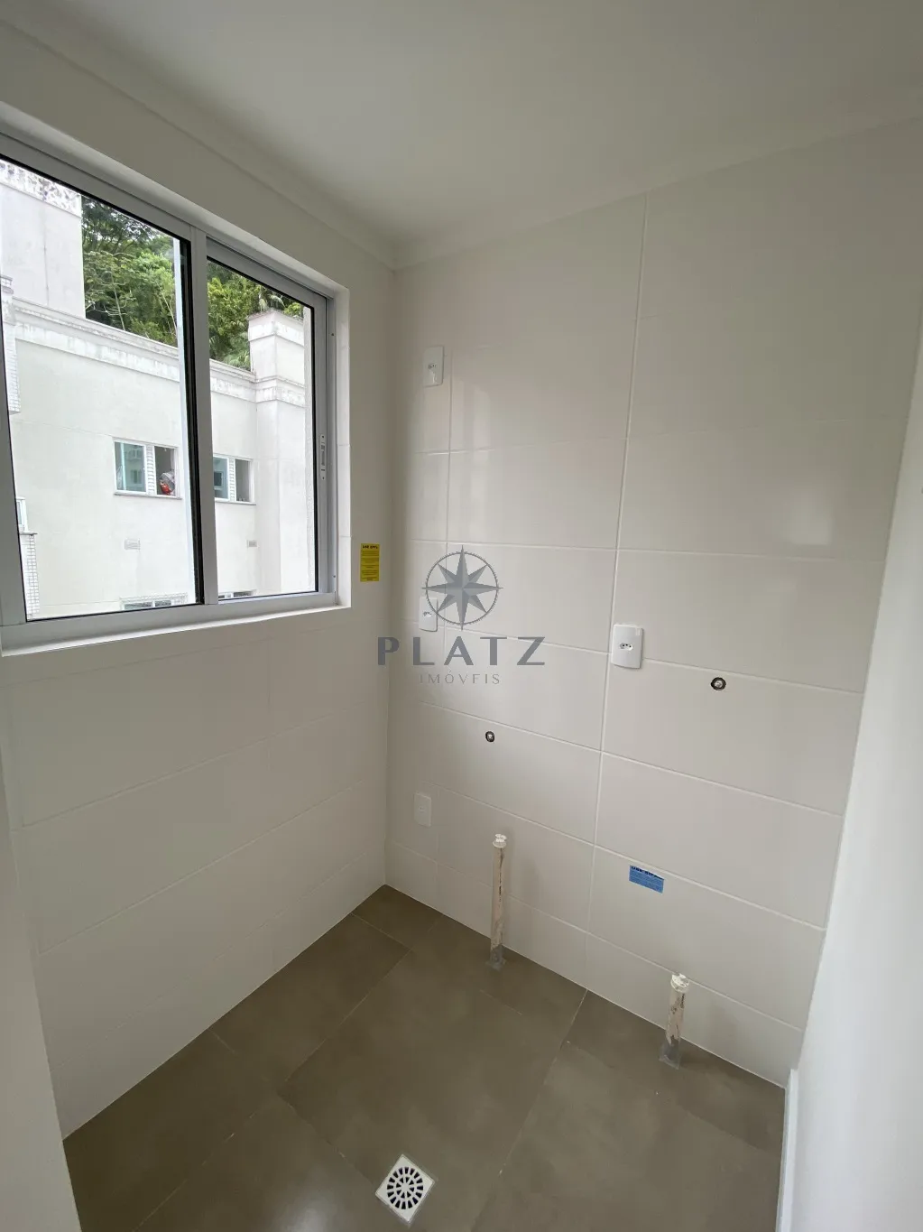 Apartamento novo todo mobiliado e decorado conforme fotos do projeto em anexo. Apartamento contendo 1 suíte + lavabo e 1 vaga de garagem. — foto 5