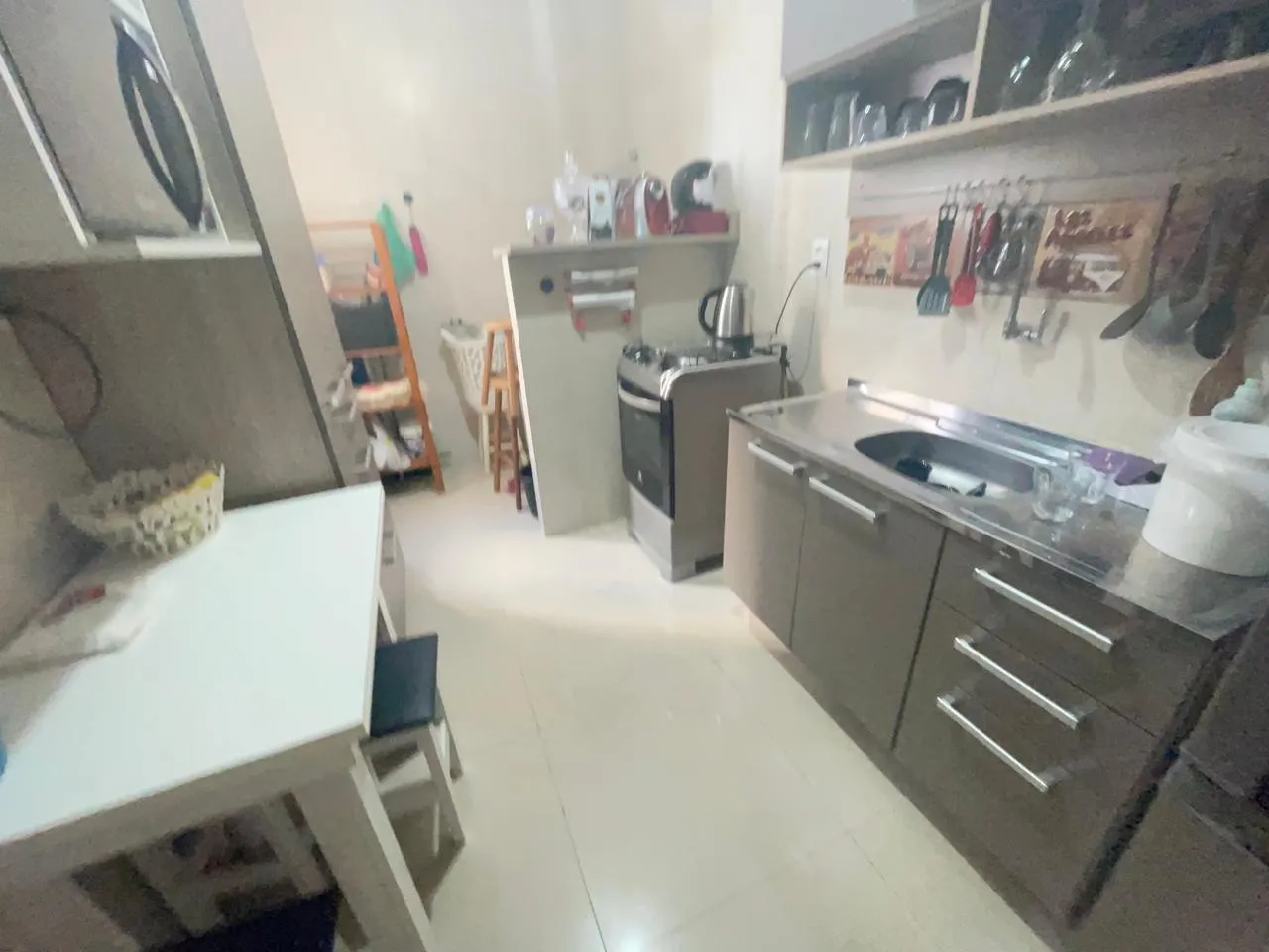 Apartamento à venda com 2 quartos, 1 vaga, 53m² na Rua Delamar José da Silva no Kobrasol, São José
