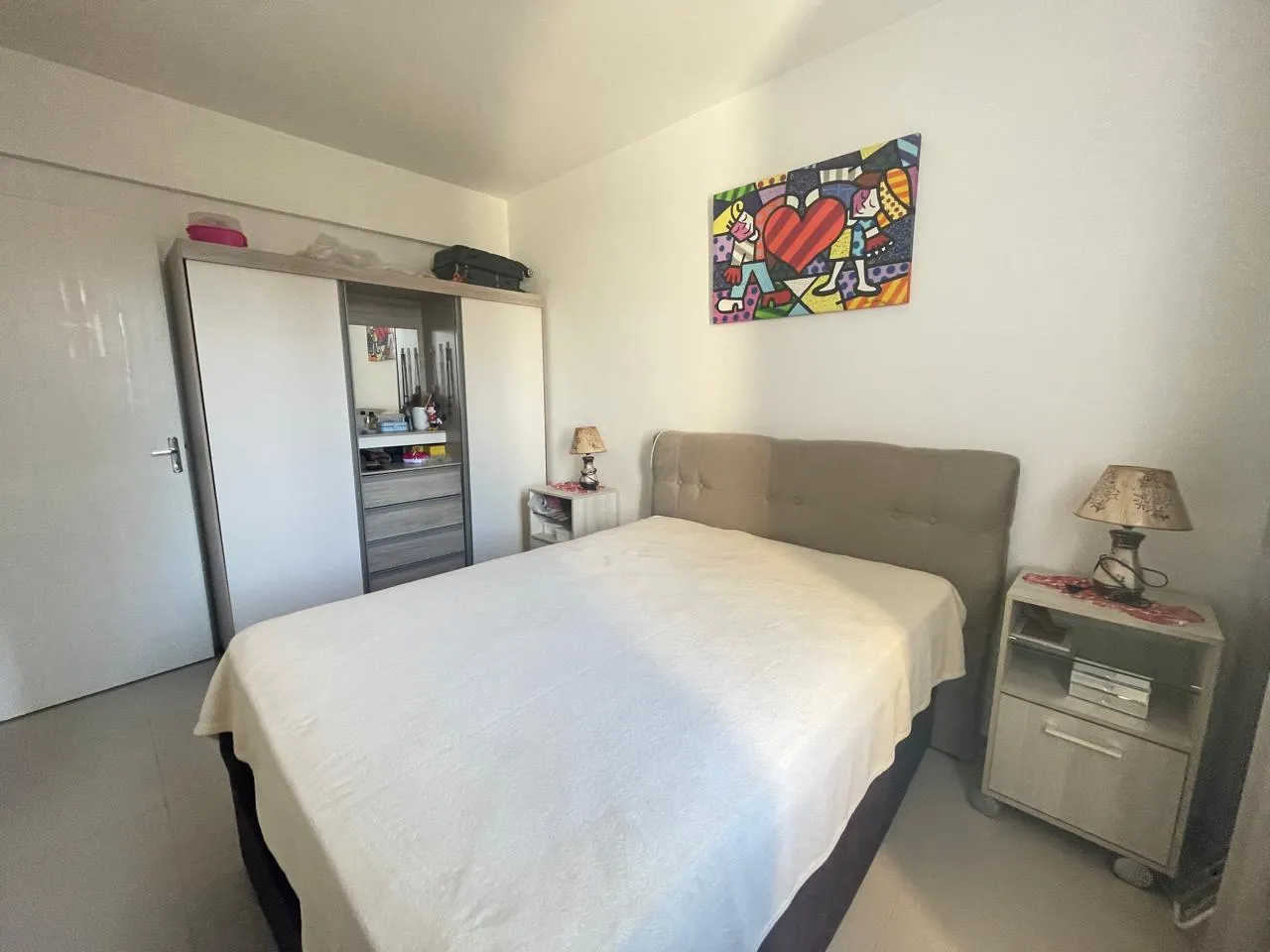Apartamento à venda com 2 quartos, 1 vaga, 53m² na Rua Delamar José da Silva no Kobrasol, São José
