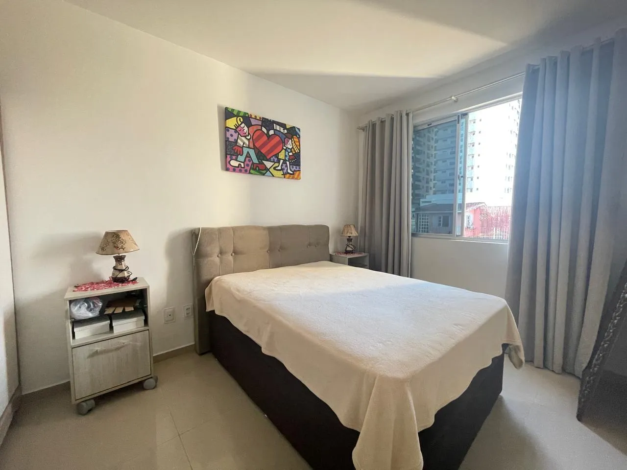 Apartamento à venda com 2 quartos, 1 vaga, 53m² na Rua Delamar José da Silva no Kobrasol, São José