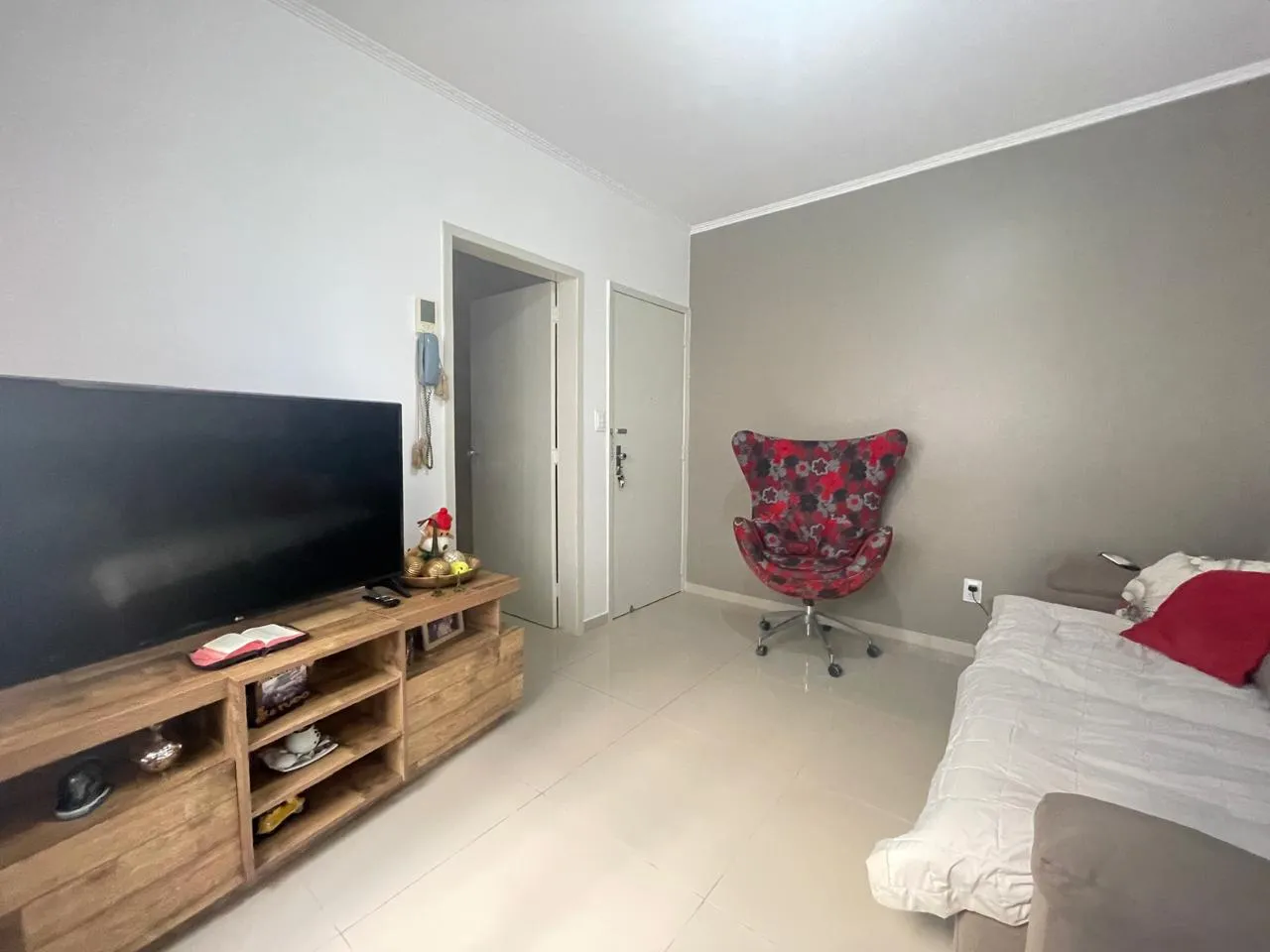 Apartamento à venda com 2 quartos, 1 vaga, 53m² na Rua Delamar José da Silva no Kobrasol, São José