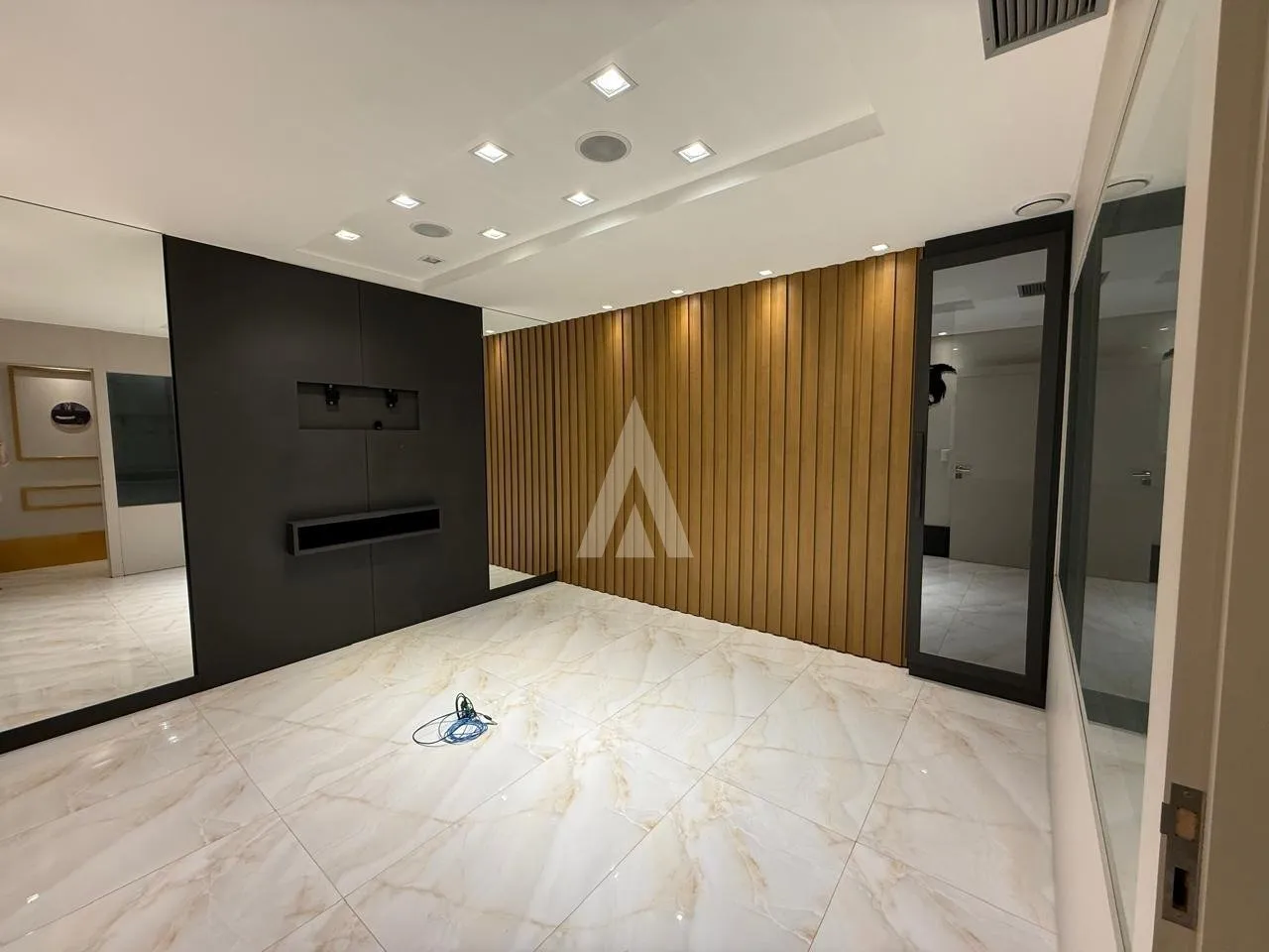 Sala/Escritório à venda, 1 vaga, 60m² no Bom Retiro, Joinville - foto 1