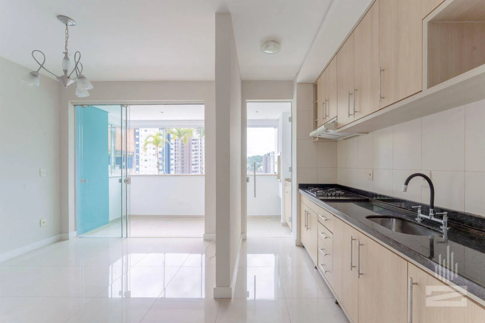 Apartamento com 2 dormitórios para alugar, 77 m por R$ 2.600,00 - Escola Agrícola - Blumenau/SC - foto 1