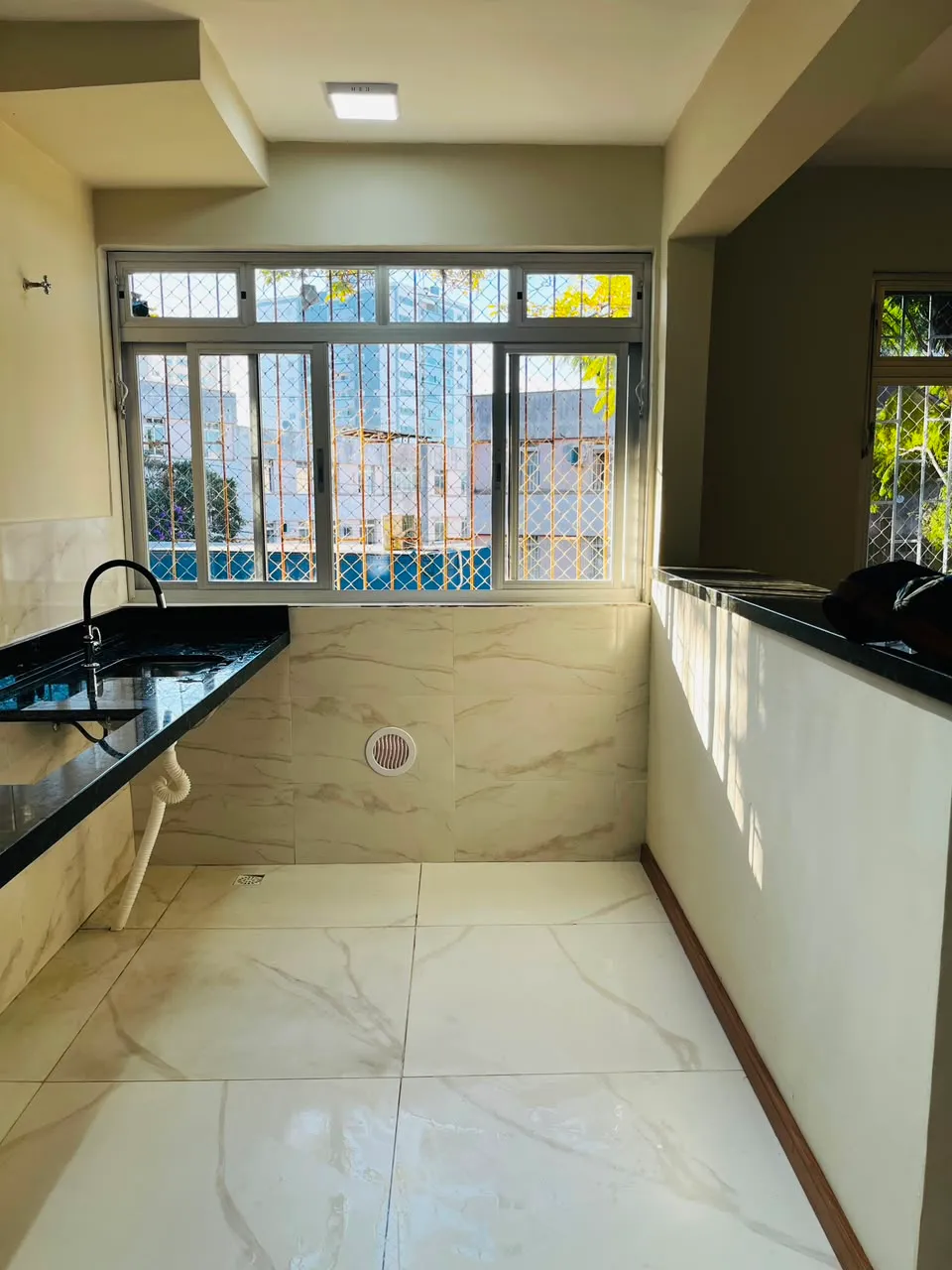 Apartamento à venda com 3 quartos, 1 vaga, 64m² na Rua Manoel Pizzolati no Jardim Atlântico, Florianópolis — foto 2