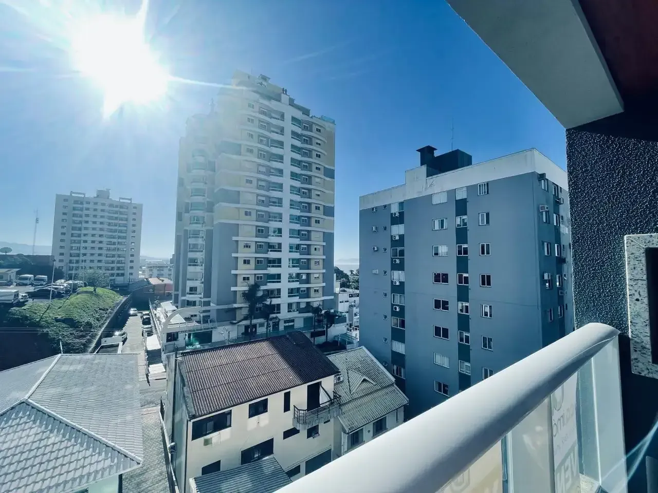 Apartamento à venda com 2 quartos, sendo 1 suíte, 1 vaga, 66m² na Rua do Iano no Barreiros, São José
