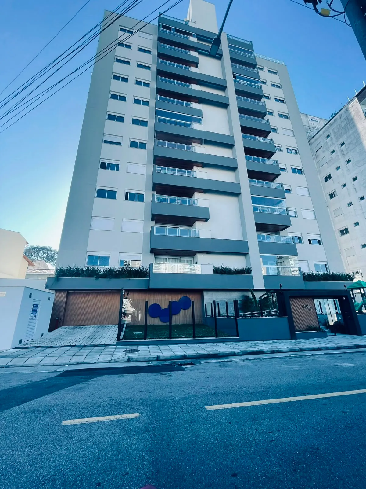 Apartamento à venda com 2 quartos, sendo 1 suíte, 1 vaga, 66m² na Rua do Iano no Barreiros, São José