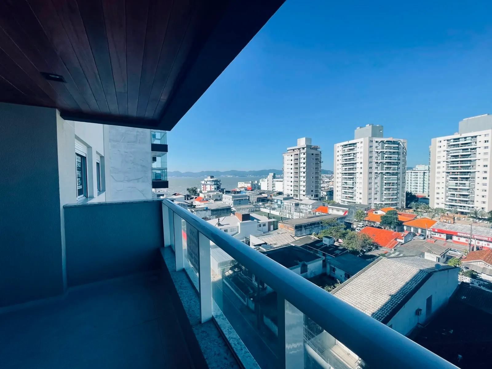 Apartamento à venda com 3 quartos e 1 suíte, 2 vagas, 86m² no Barreiros, São José - foto 1