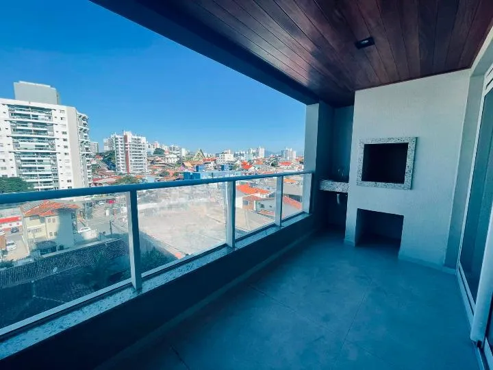 Apartamento à venda com 3 quartos, sendo 1 suíte, 2 vagas, 86m² na Rua do Iano no Barreiros, São José