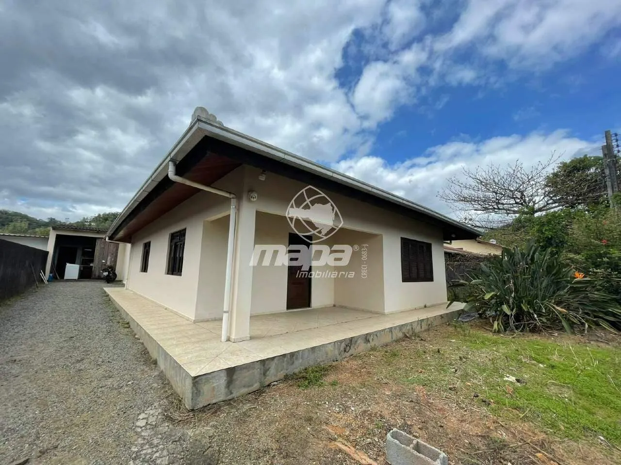 Casa para alugar com 3 quartos e 2 suítes, 212m² no Estrada das Areias, Indaial - foto 1