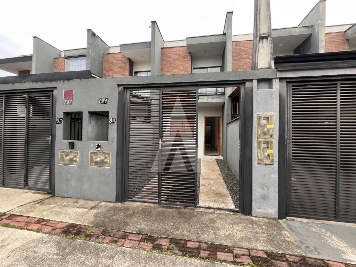 Casa para alugar com 2 quartos, 1 vaga, 73m² no Comasa, Joinville - foto 1