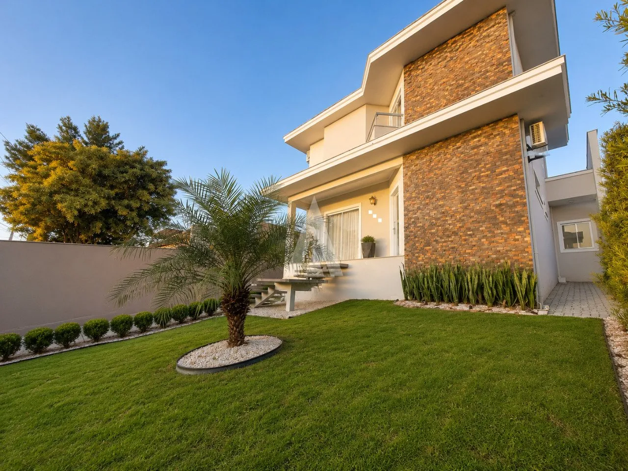 Casa à venda com 3 quartos, 4 vagas, 200m² no Boehmerwald, Joinville - foto 1