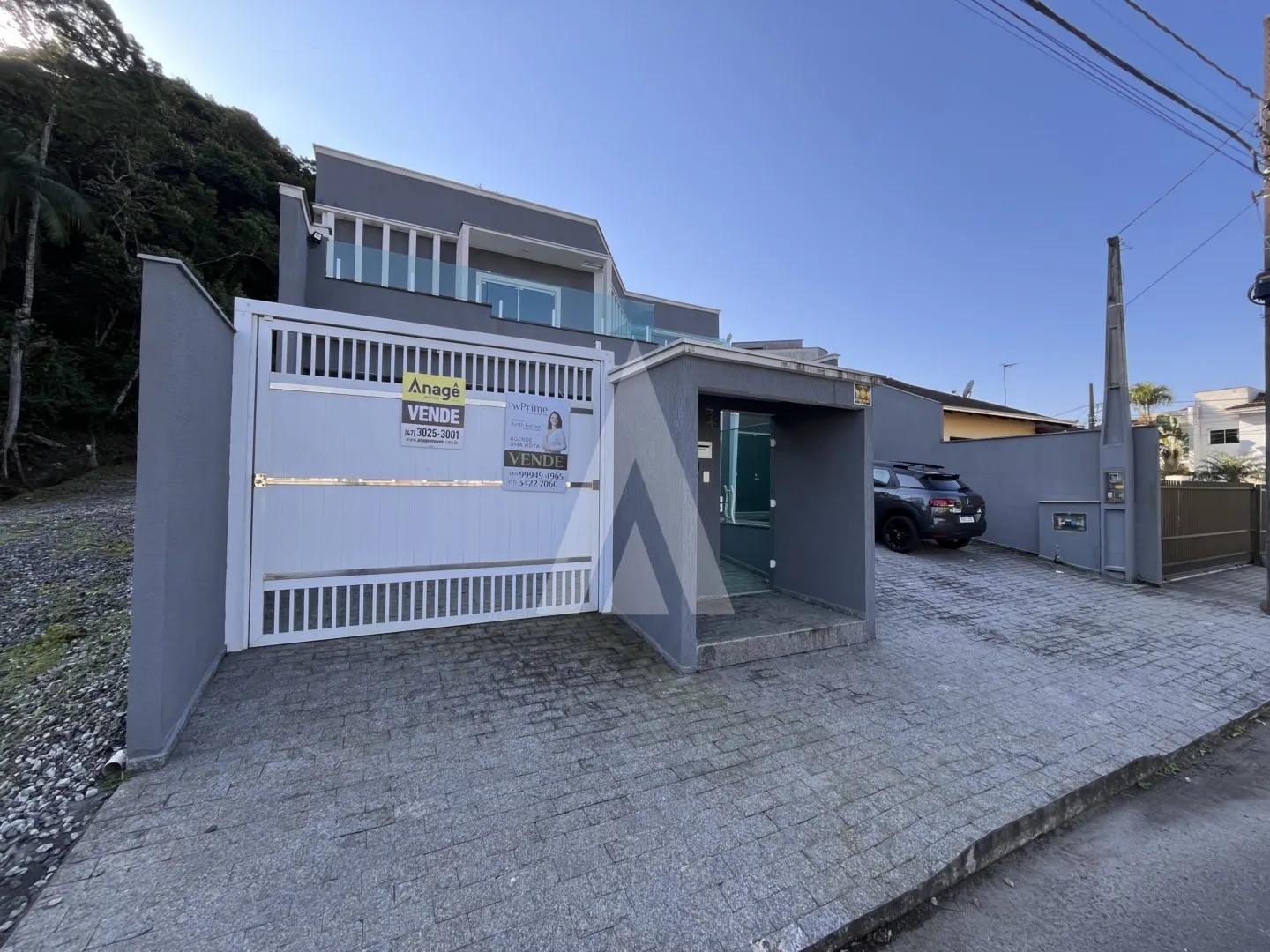 Casa para alugar com 3 quartos e 3 suítes, 3 vagas, 314m² no Jardim Sofia, Joinville - foto 1
