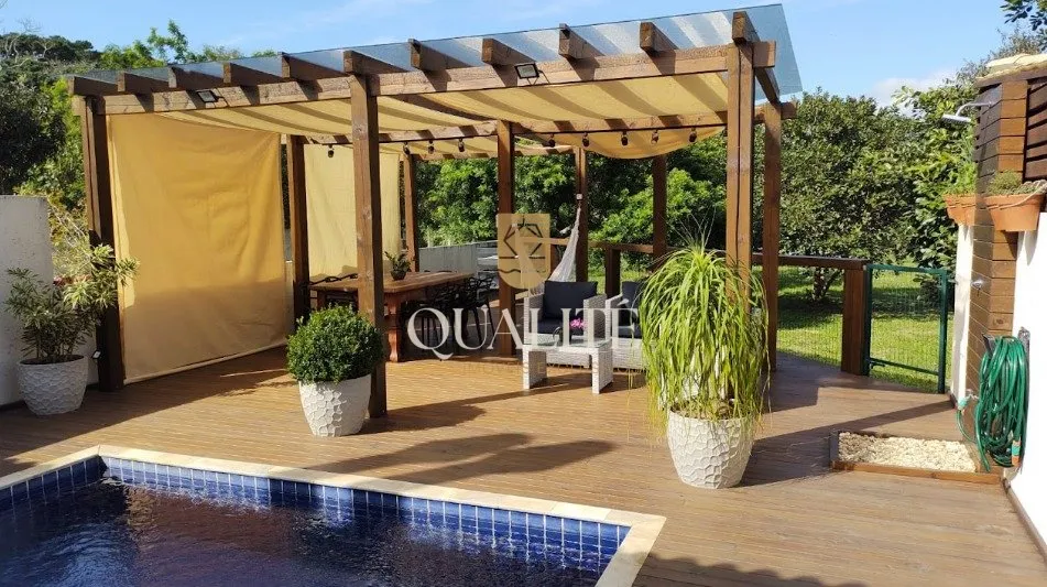 Casa à venda com 2 quartos e 1 suíte, 1 vaga, 240m² no Cachoeira do Bom Jesus, Florianópolis - foto 1