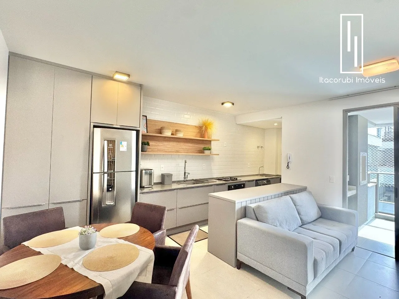 Apartamento para alugar com 2 quartos e 1 suíte, 1 vaga no Cacupé, Florianópolis - foto 1