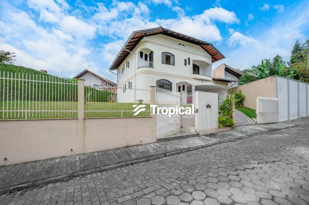 Casa com 6 dormitórios à venda, 242 m por R$ 1.900.000,00 - Garcia - Blumenau/SC - foto 1