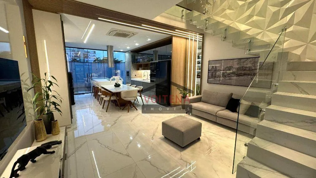 Casa à venda com 3 quartos e 3 suítes, 4 vagas, 160m² no Santo Antônio, Joinville - foto 1
