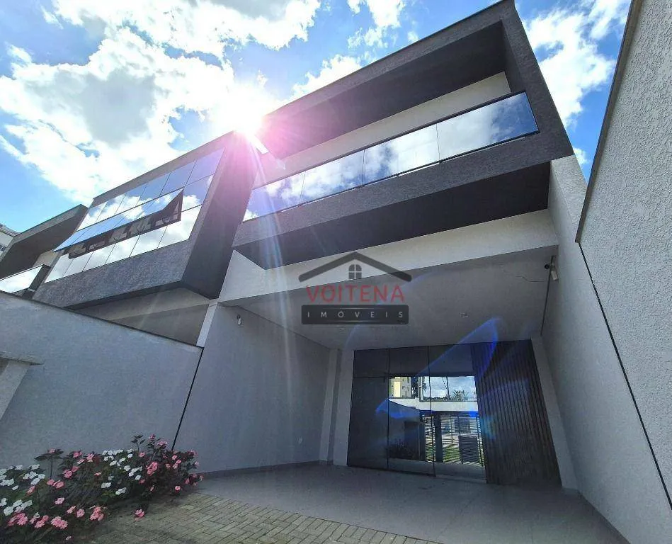 Casa à venda com 3 quartos e 3 suítes, 4 vagas, 139m² no Santo Antônio, Joinville - foto 1