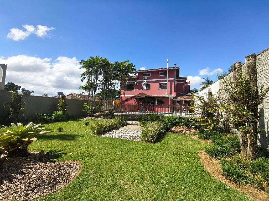 Casa à venda com 3 quartos e 1 suíte, 4 vagas, 720m² no Saguaçú, Joinville - foto 1
