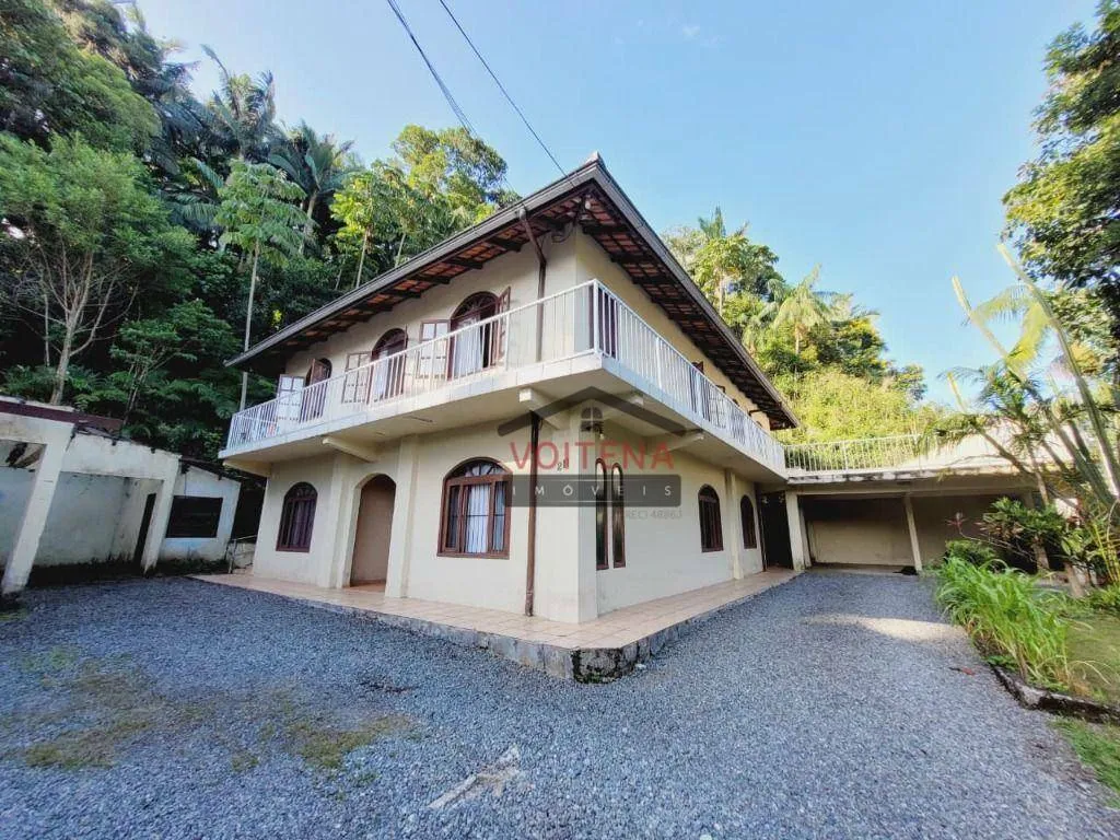 Casa à venda com 4 quartos e 2 suítes, 525m² no América, Joinville - foto 1