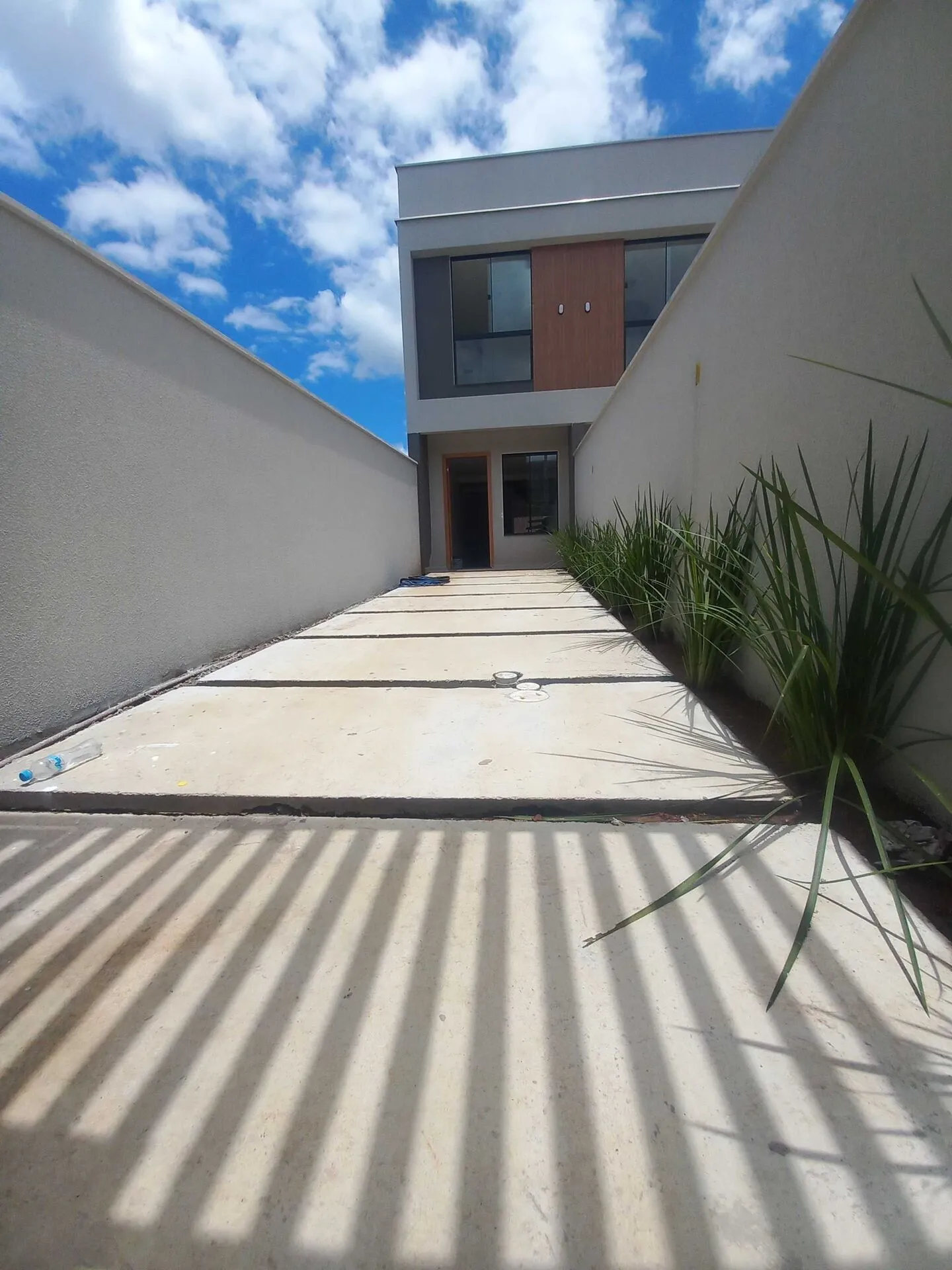 Casa à venda com 2 quartos e 2 suítes, 2 vagas, 80m² na Rua Inambu no Costa e Silva, Joinville — foto 2