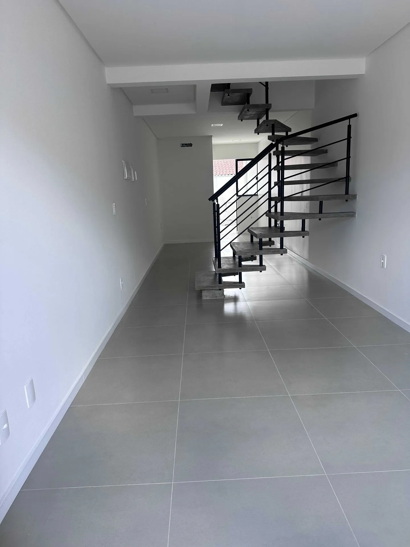 Casa à venda com 2 quartos e 2 suítes, 2 vagas, 80m² na Rua Inambu no Costa e Silva, Joinville — foto 3