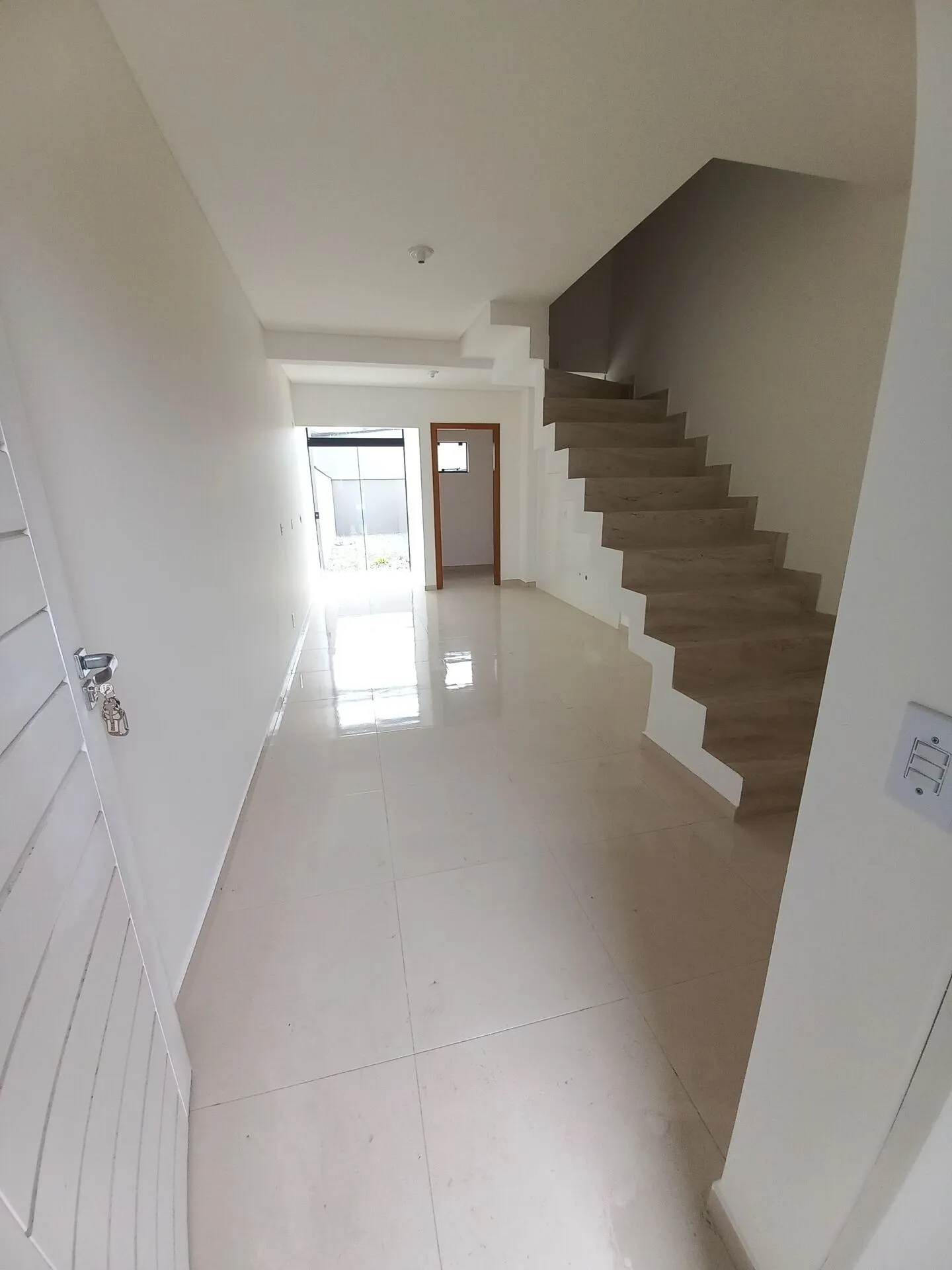 Casa à venda com 2 quartos e 2 suítes, 2 vagas, 66m² na Avenida Antônio Ramos Alvim no Floresta, Joinville — foto 3