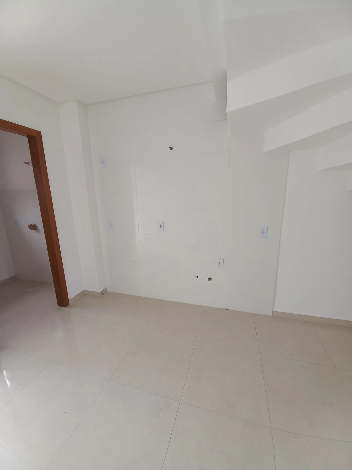 Casa à venda com 2 quartos e 2 suítes, 2 vagas, 66m² na Avenida Antônio Ramos Alvim no Floresta, Joinville — foto 5