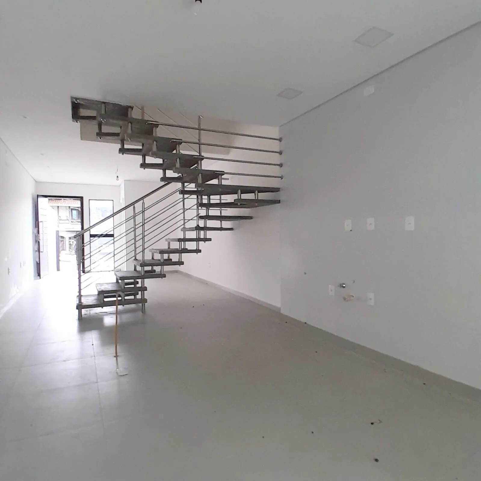 Casa à venda com 3 quartos e 1 suíte, 1 vaga, 110m² na Avenida Antônio Ramos Alvim no Floresta, Joinville — foto 6